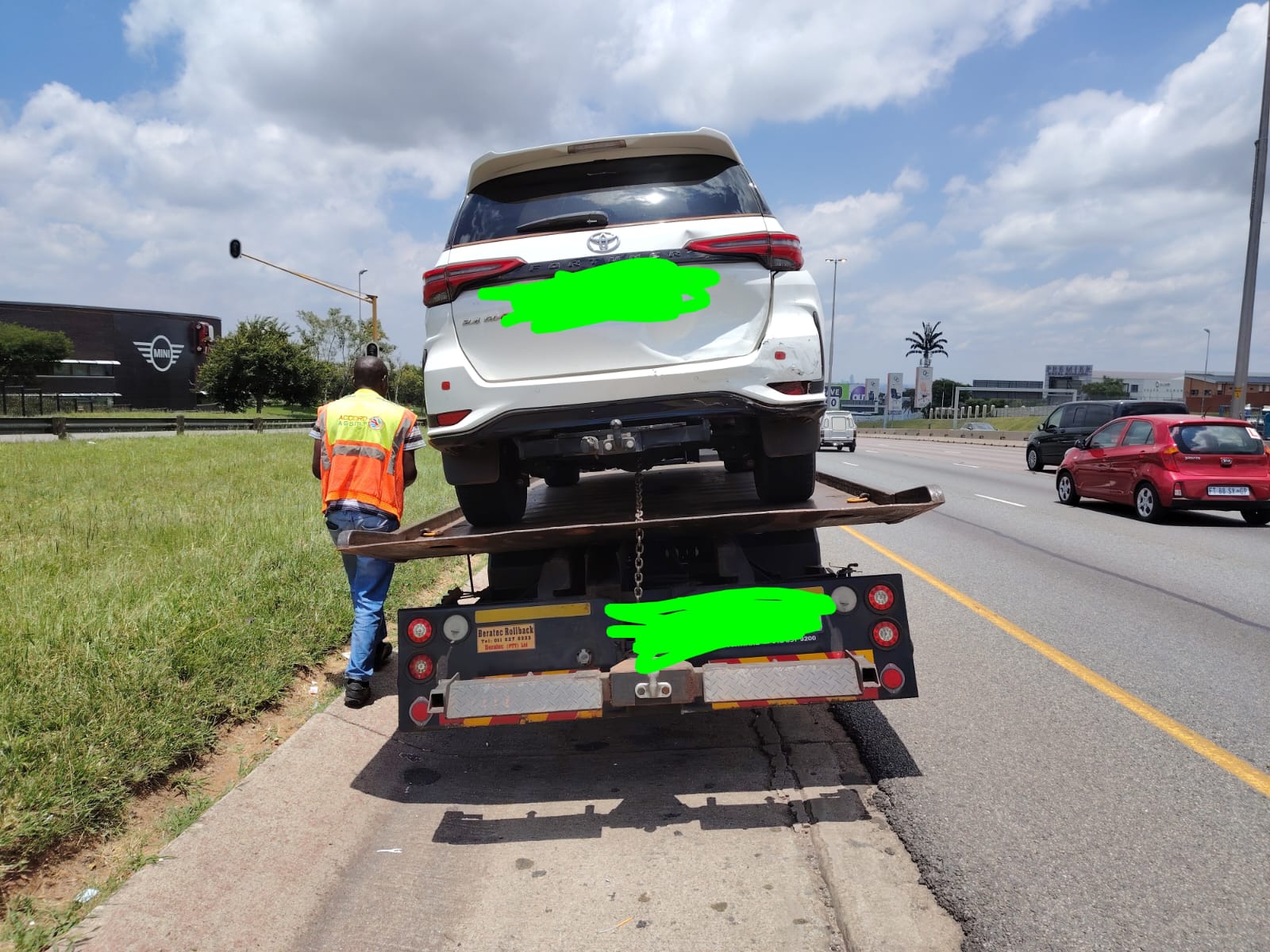 Long Distance Towing Truck